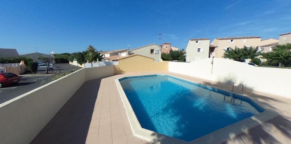 Semi-detached house with sea views, Cléder 29233 Cléder
