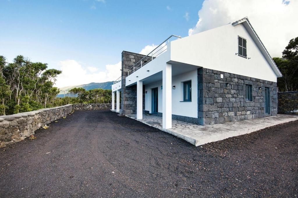 Semi-detached houses, Praínha de Baixo, Pico, Azores , 9940-040 Prainha de Baixo