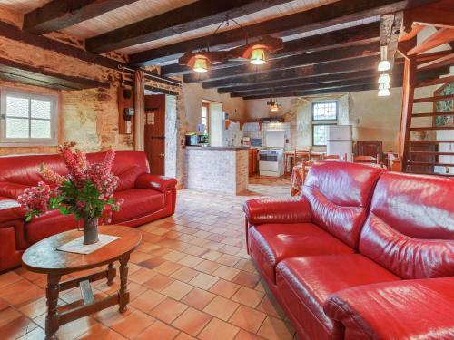 Serene Holiday Home in Besse with Swimming Pool