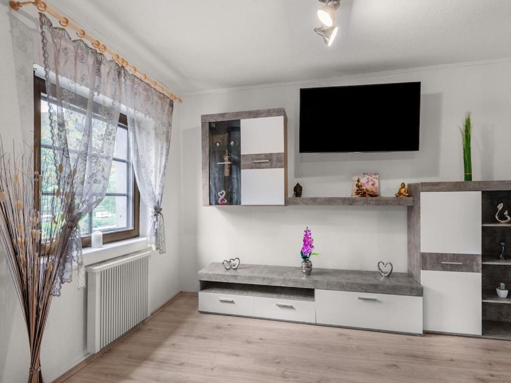 Serene Holiday Home in Nehren with a beautiful Garden , 56820 Nehren