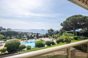  SERRENDY  3 pièces sur les hauteurs de Cannes dans domaine de standing !