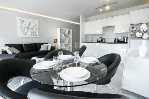 SERRENDY - CANNES 2-bedroom apartment right the famous Croisette!