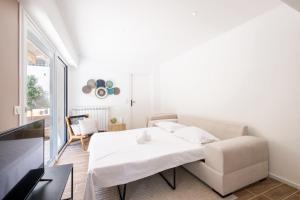 SERRENDY  COUP DE COEUR !  3p avec jacuzzi à pieds de la Croisette !