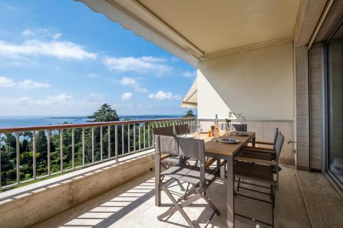 SERRENDY Parc de 8 HECTARES - Piscine - Tennis - VUE MER IMPRENABLE