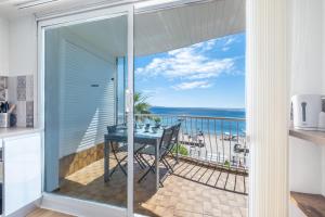 SERRENDY  RARE !  Superbe appartement avec vue sur la mer 