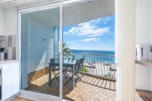 Maison de vacances SERRENDY  RARE !  Superbe appartement avec vue sur la mer  128 boulevard Eugène Gazagnaire 06400 Cannes Provence-Alpes-Côte d\'Azur