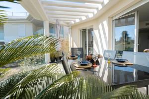 SERRENDY TERRACE SWIMMING-POOL PARKING NEW Close to beaches