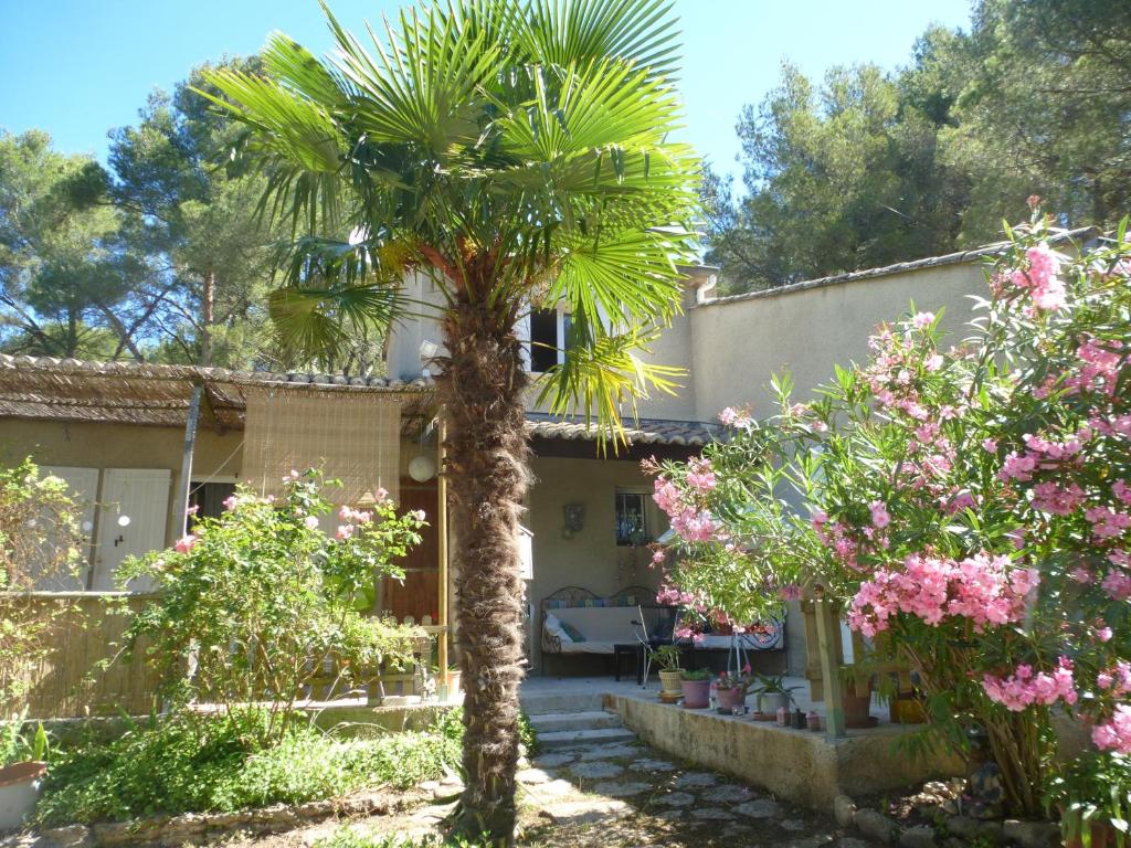 Maison de vacances Shanti House Luberon 590 CHEMIN DE PATAOU 84000 Cheval-Blanc