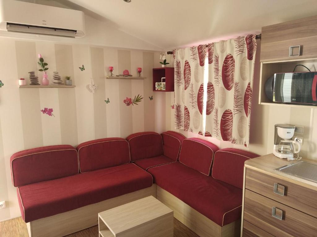 Maison de vacances Simplistic Mobile Home in Saint Jean de Monts with Sauna  85160 Saint-Jean-de-Monts