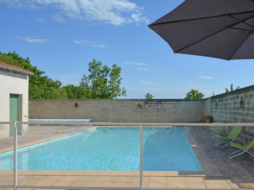 Maison de vacances Simplistic Villa in Barjac with Swimming Pool  30430 Barjac