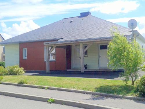 Single storey cottage with sea views, St Nic-Pentrez