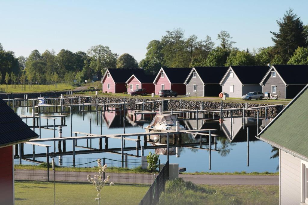 Maison de vacances Skandinavisches-Ferienhaus-2-Reihe-zum-Wasser-fuer-6-Personen Zum Wasserkreuz  46 16348 Zerpenschleuse