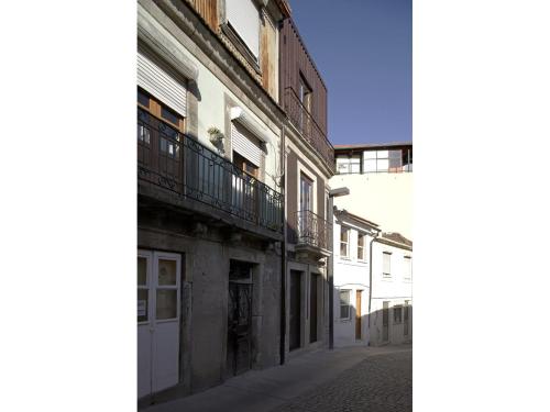 Skinny House