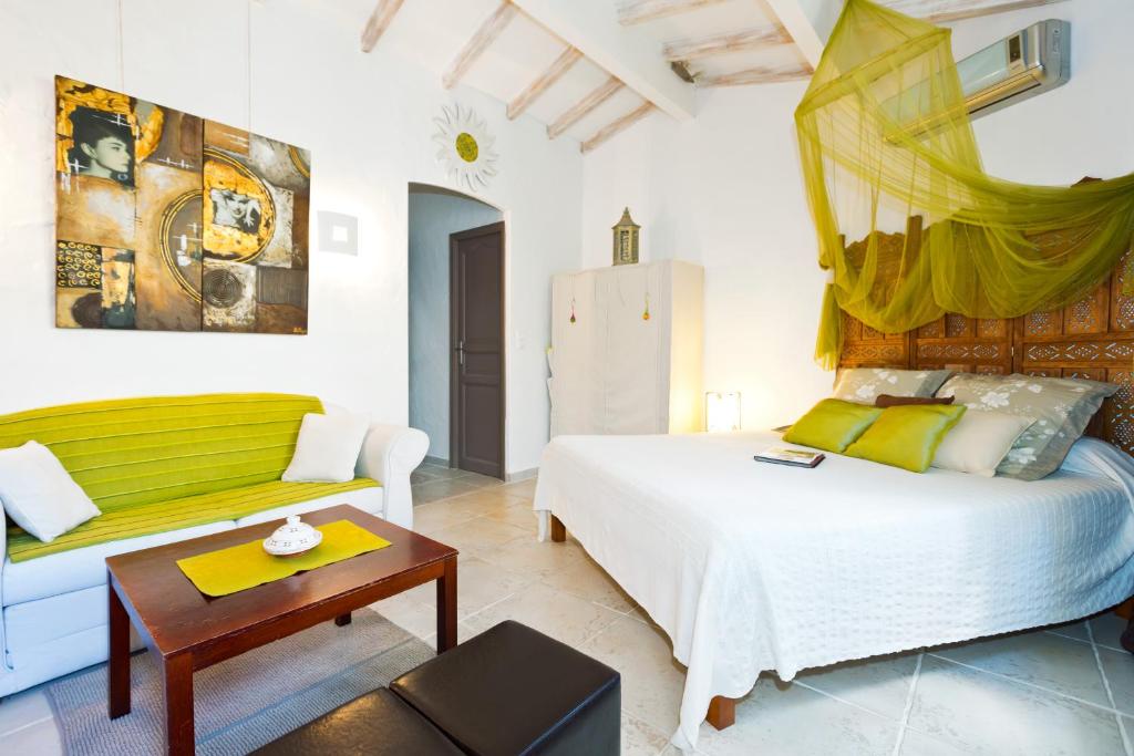 Sleep in Carnetin near Disney