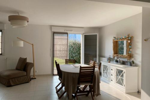 Small House With Garden In The Heart Of Pluneret