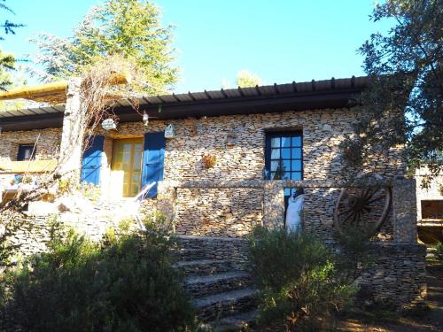 Small stone chalet with private terrace, Villes-sur-Auzon