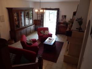Snug Farmhouse in Provence Alpes Riviera with swimming pool