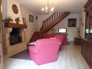Snug Farmhouse in Provence Alpes Riviera with swimming pool