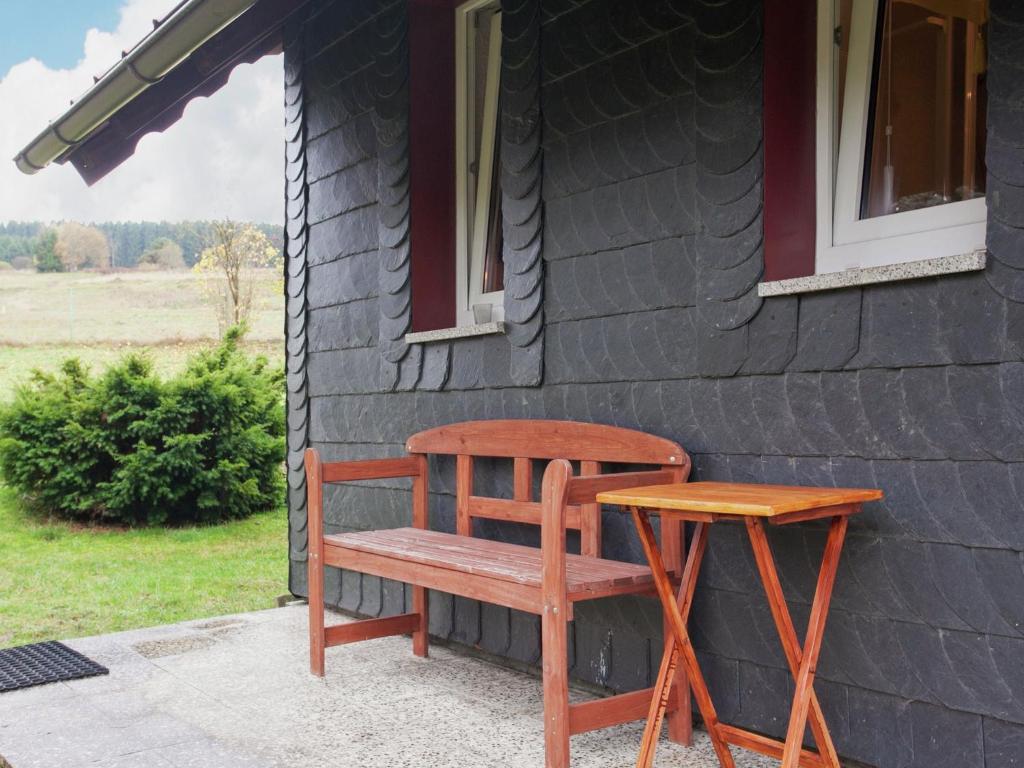 Snug Holiday Home in Altenfeld with Private Terrace , 98701 Altenfeld