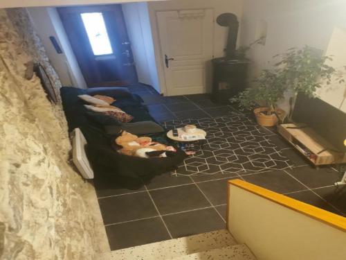 Snug holiday home in Saint Chinian with fireplace