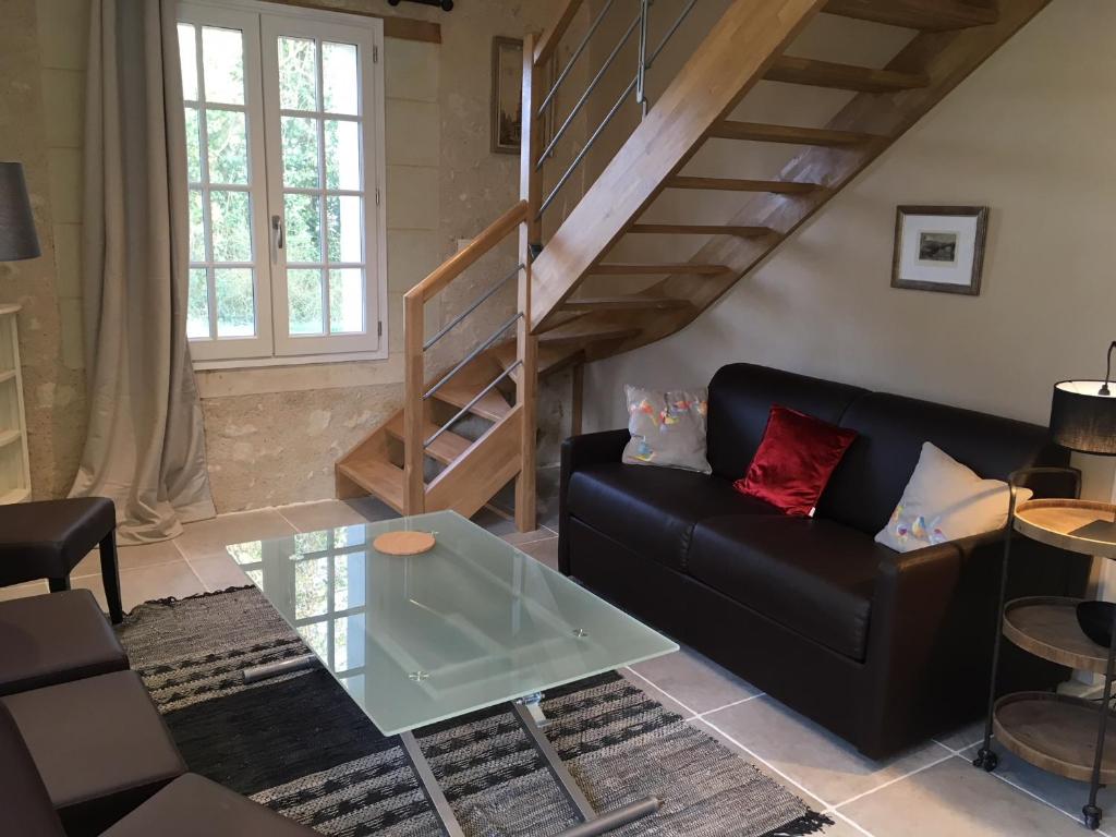 Soothing Holiday Home in Dun sur Grandry with Terrace