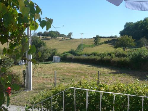 Soothing Holiday Home in Dun sur Grandry with Terrace