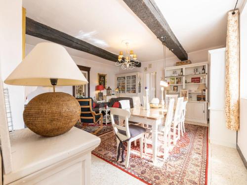 Soothing Holiday Home in Dun sur Grandry with Terrace