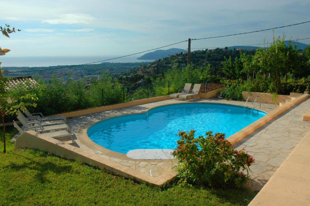 Maison de vacances SOPHIES HOMES VILLA PANORAMIC SEA VIEW and POOL 69 Chemin des Grottes 06210 Mandelieu-la-Napoule