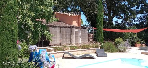 Sous les chênes, en Provence