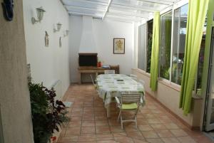 Spacieuse maison de village avec jardin patio
