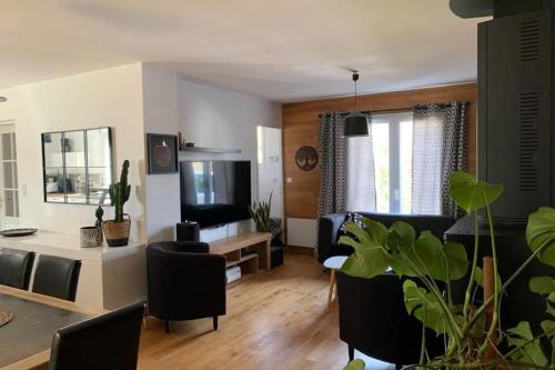 Spacieuse RESIDENCE avec JARDIN et JACUZZI