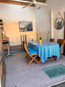 Maison de vacances SPACIEUX Cocon avec TERRASSE près du Vieux-Port 11 Place Sadi Carnot 13600 La Ciotat Provence-Alpes-Côte d\'Azur