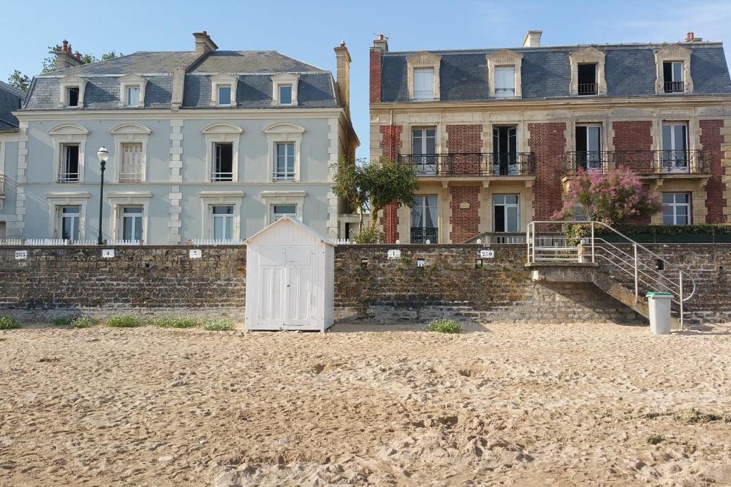 Maison de vacances Spacious 19th century house 127 rue Pasteur Groupe Belle Plage 14750 Saint-Aubin-sur-Mer