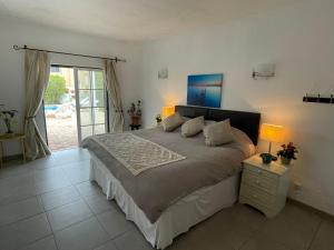 Spacious 3 bedroom villa with pool