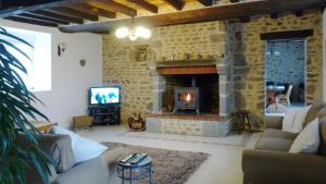 Maison de vacances Spacious and Comfortable Fully Restored Farmhouse La Goupillere 53160 Saint-Thomas-de-Courceriers Pays de la Loire