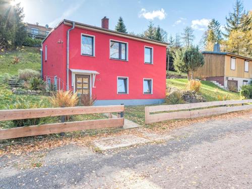 Spacious Apartment near Lake in Guntersberge