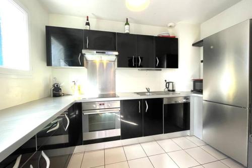 Spacious apartment with garden near the BEACHES