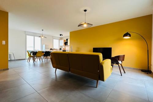 Spacious contemporary house near Tours