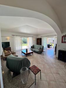 Spacious Family House Near The Sea