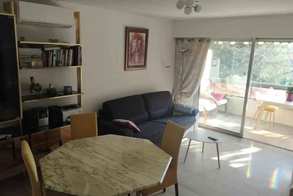 Spacious Flat 250 meters from the beaches Ideal for Congresses & Holidays 48-50 boulevard du Riou, 06400 Cannes