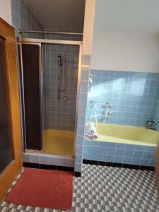 Spacious for 5 - kitchen - House - Wifi