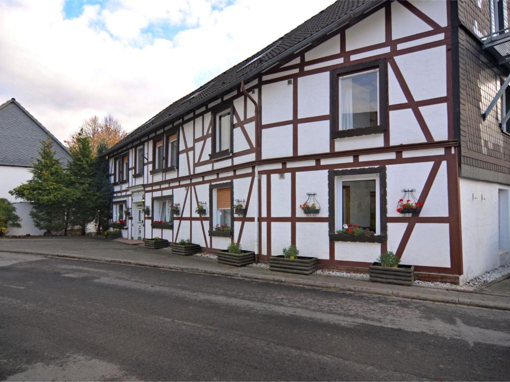 Maison de vacances Spacious group home close to Winterberg and Willingen with private garden  59964 Medebach