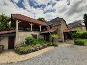 Maison de vacances Spacious Holiday Home in Altillac with Private Pool  19120 Altillac Limousin