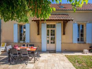 Spacious holiday home in Bergerac with private pool