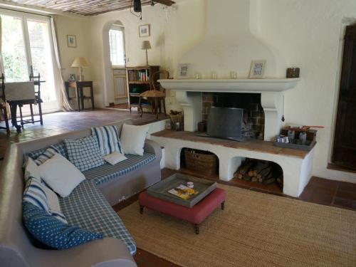Spacious holiday home in Draguignan with private pool
