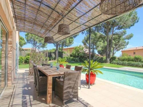 Spacious holiday home in Grimaud with large garden