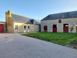 Spacious holiday home in Isigny sur Mer with garden