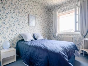 Spacious holiday home in Isigny-sur-Mer with garden