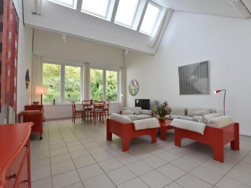 Spacious Holiday Home in K hlungsborn with Garden