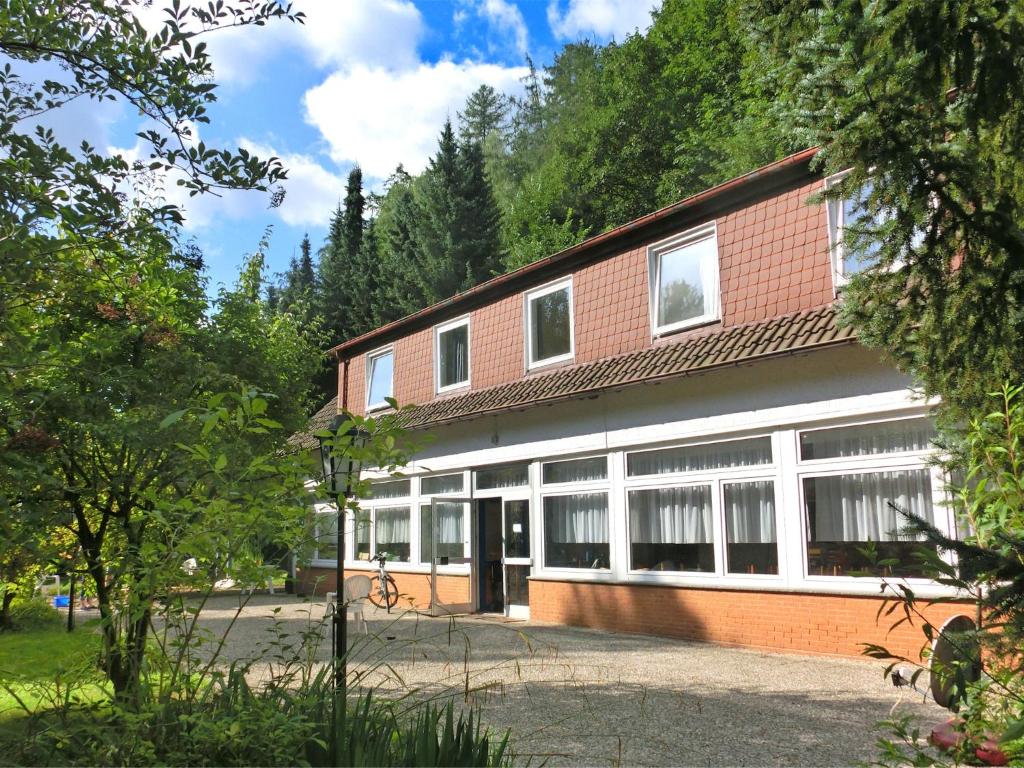 Spacious Holiday Home in L wensen Lower Saxony near Forest , 31812 Löwensen